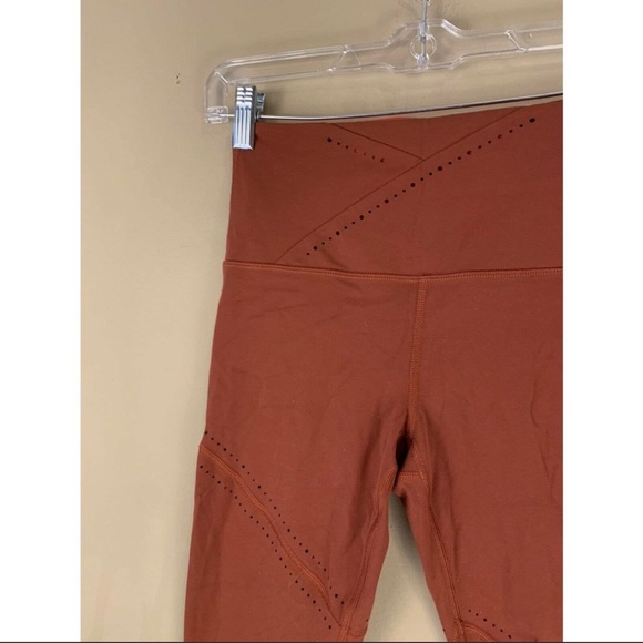 Athleta it’s a wrap 7/8 tight - Picture 3 of 4